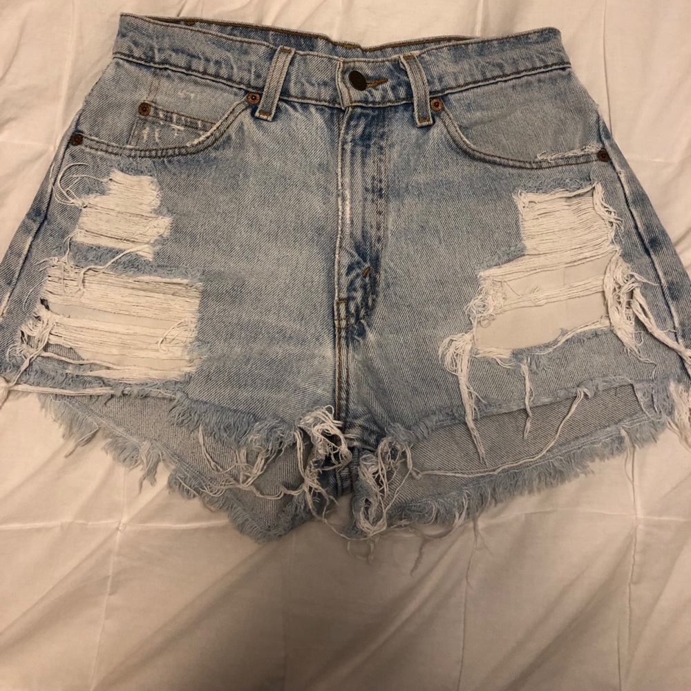Vintage Levi’s high waisted shorts